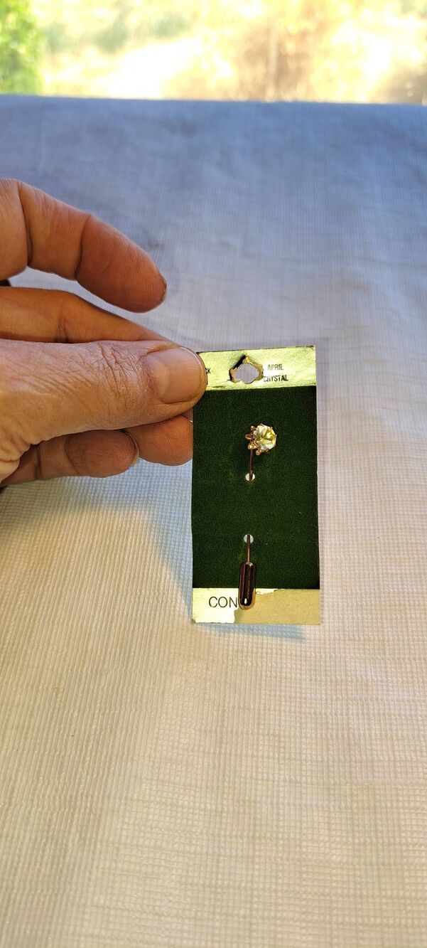 New Vintage 70's-80's Goldtone Flower Stickpin With Clear Stone "April" birthsto